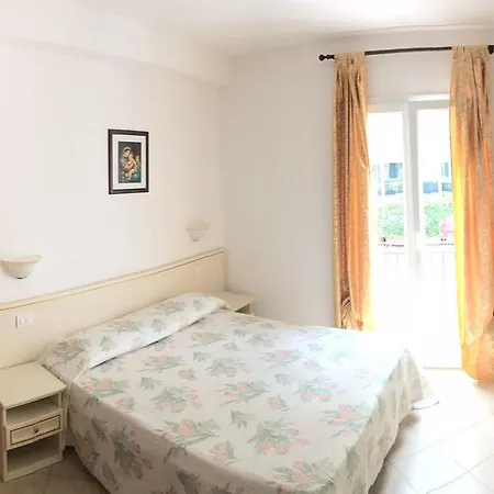 Meeting アパートホテル 3*