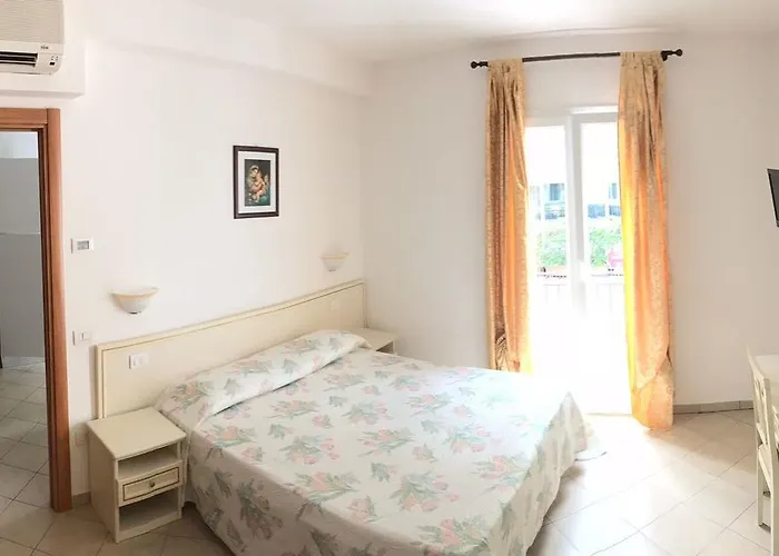 Meeting Aparthotel 3*